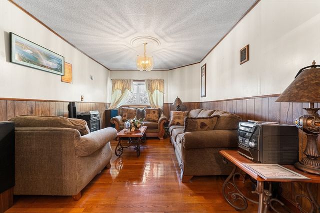 32 Rush St, Somerville, MA 02145
