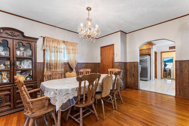 32 Rush St, Somerville, MA 02145