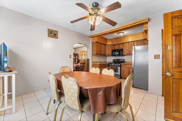 32 Rush St, Somerville, MA 02145