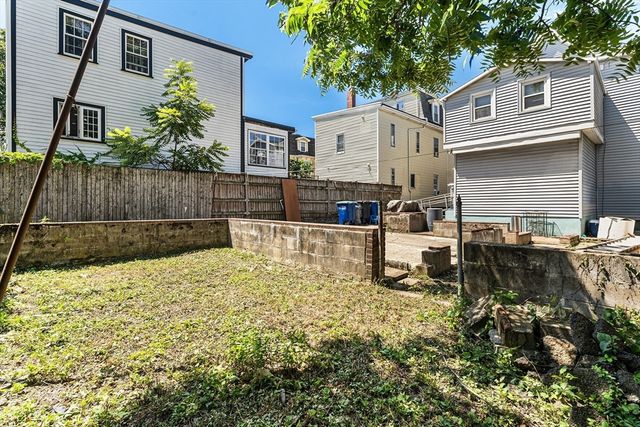 32 Rush St, Somerville, MA 02145