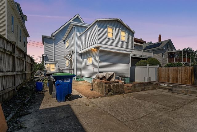 32 Rush St, Somerville, MA 02145