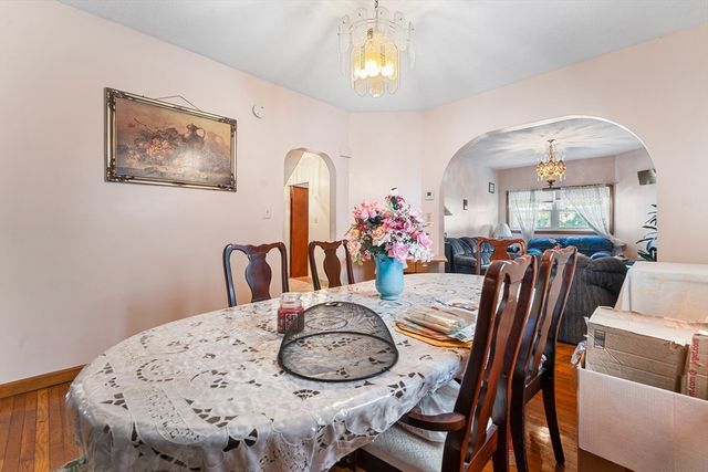 32 Rush St, Somerville, MA 02145