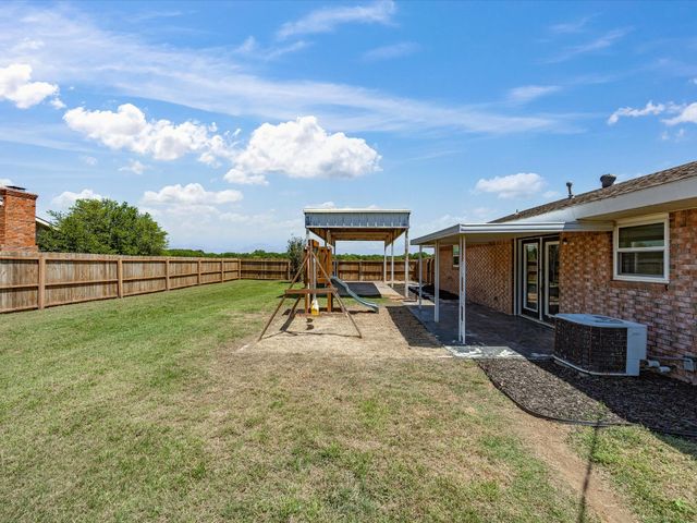 1312 Rock Street, Bowie, TX 76230