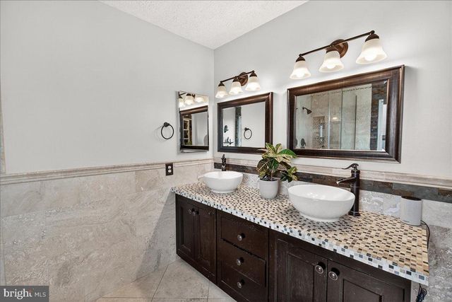 16 KNOLL SIDE LN, Middletown, MD 21769