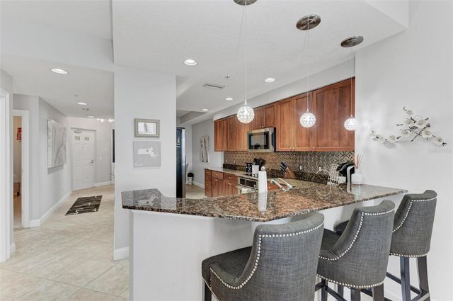 611 RIVIERA DUNES WAY 304, Palmetto, FL 34221