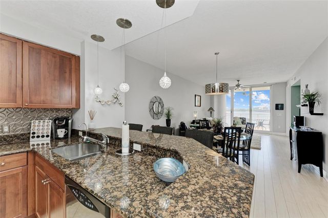 611 RIVIERA DUNES WAY 304, Palmetto, FL 34221