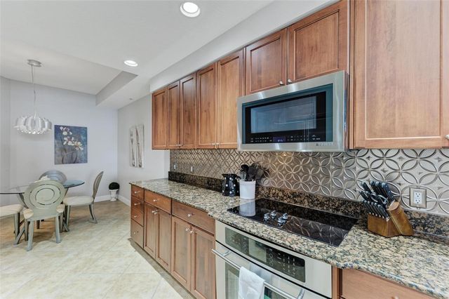 611 RIVIERA DUNES WAY 304, Palmetto, FL 34221