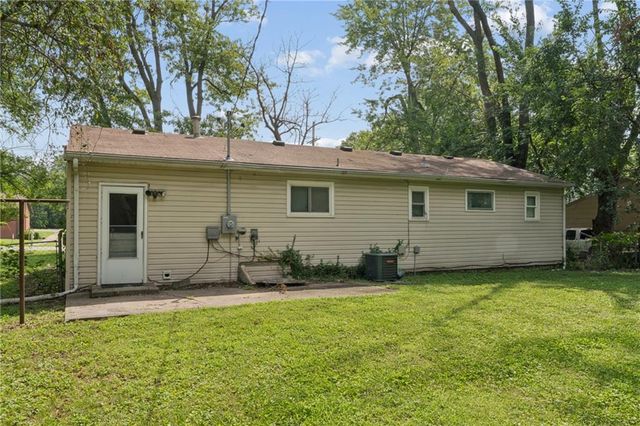 8308 James A Reed Road, Raytown, MO 64138