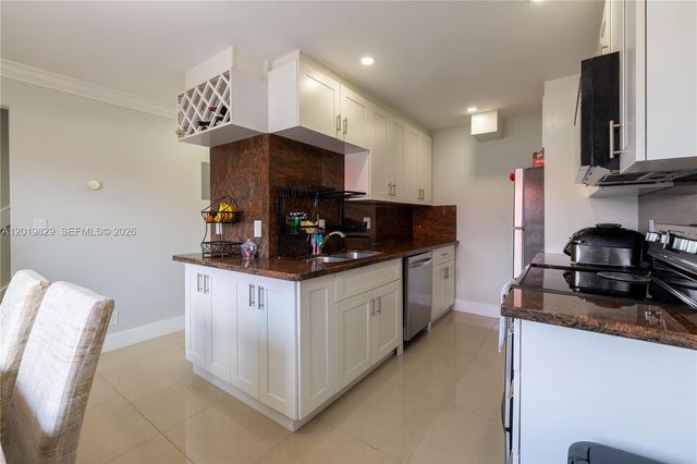 2130 Sherwood Forest Boulevard 13, West Palm Beach, FL 33415