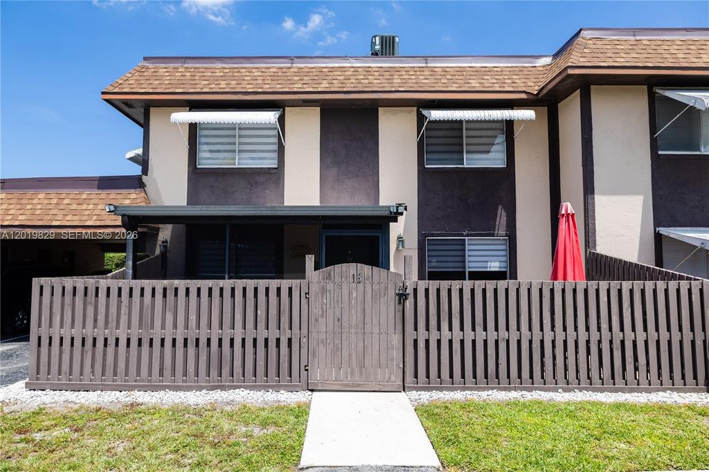 2130 Sherwood Forest Boulevard 13, West Palm Beach, FL 33415
