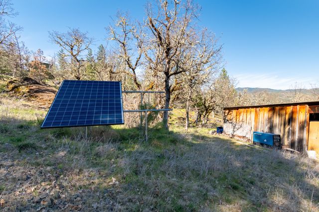 300 Citadel Road, Trail, OR 97541