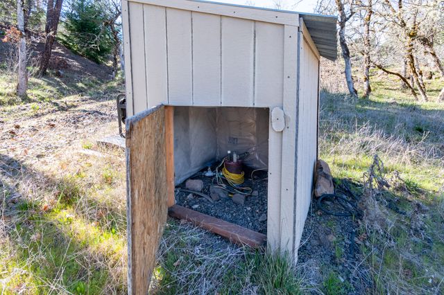 300 Citadel Road, Trail, OR 97541