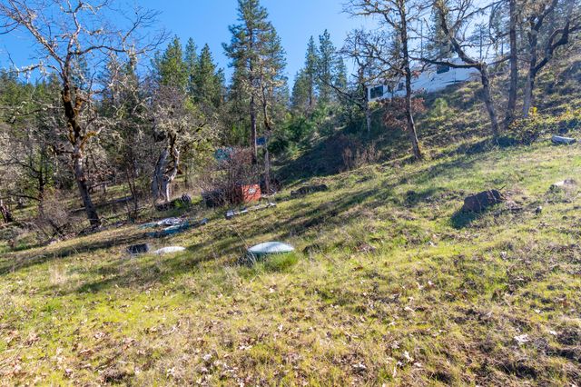 300 Citadel Road, Trail, OR 97541