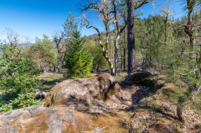 300 Citadel Road, Trail, OR 97541