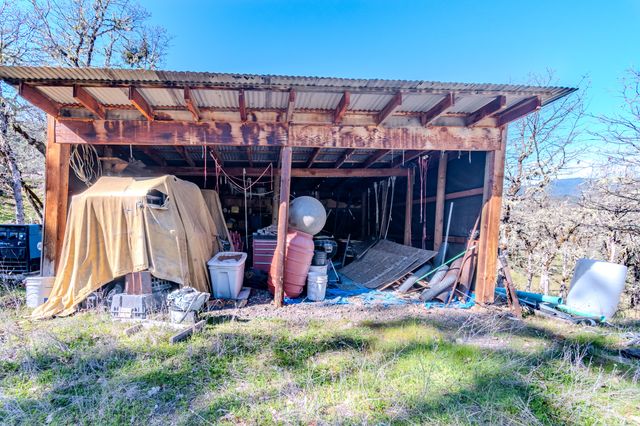 300 Citadel Road, Trail, OR 97541