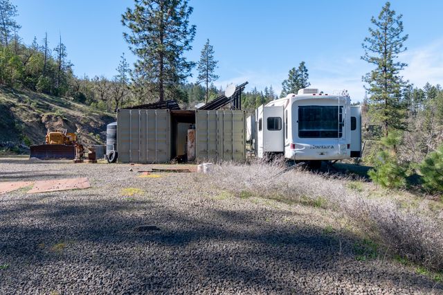 300 Citadel Road, Trail, OR 97541