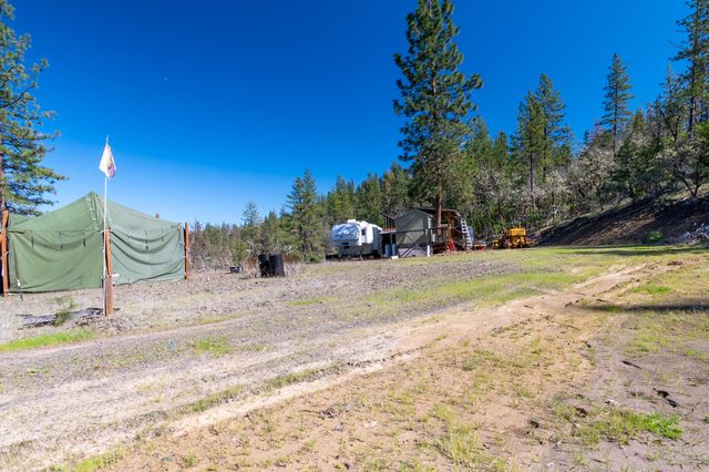 300 Citadel Road, Trail, OR 97541