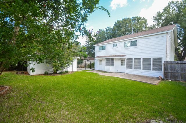 10910 Sagevale Lane, Houston, TX 77089