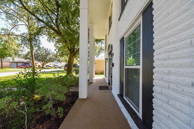 10910 Sagevale Lane, Houston, TX 77089