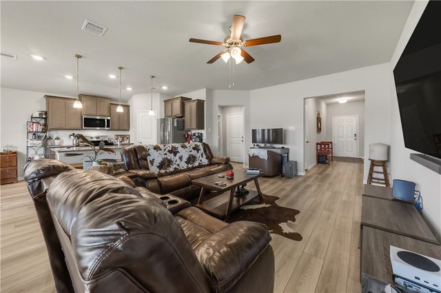 1161 Kennesaw Drive, College Station, TX 77845