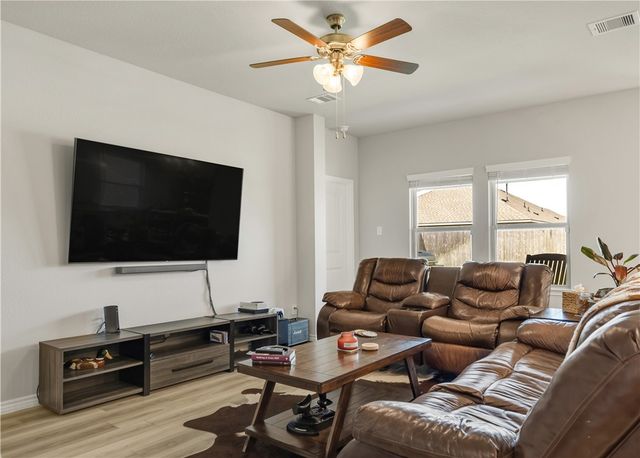 1161 Kennesaw Drive, College Station, TX 77845