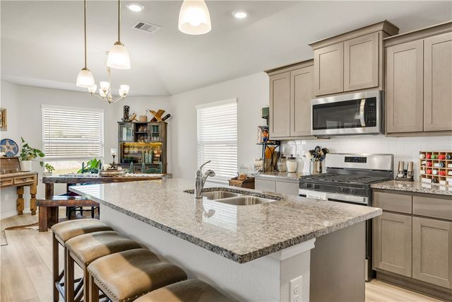 1161 Kennesaw Drive, College Station, TX 77845