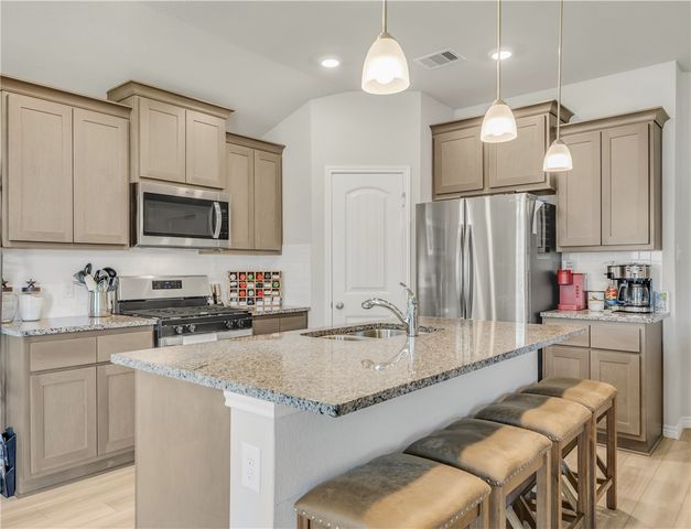 1161 Kennesaw Drive, College Station, TX 77845