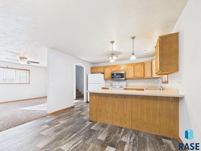 8200 S Hughes Ave Avenue, Sioux Falls, SD 57108