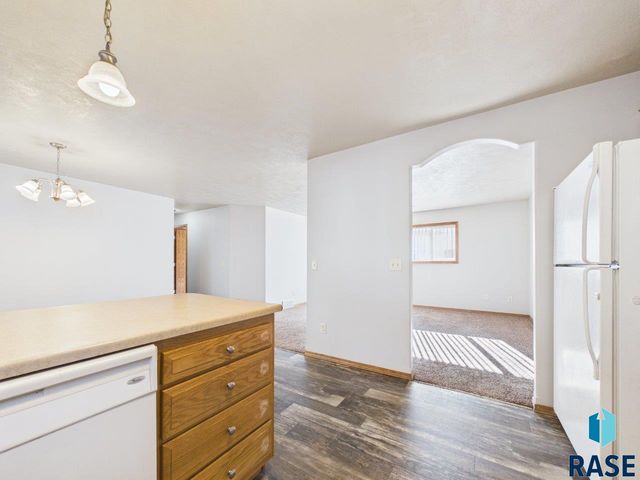 8200 S Hughes Ave Avenue, Sioux Falls, SD 57108