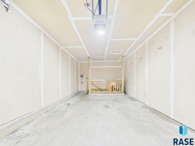 8200 S Hughes Ave Avenue, Sioux Falls, SD 57108