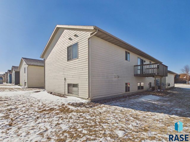 8200 S Hughes Ave Avenue, Sioux Falls, SD 57108