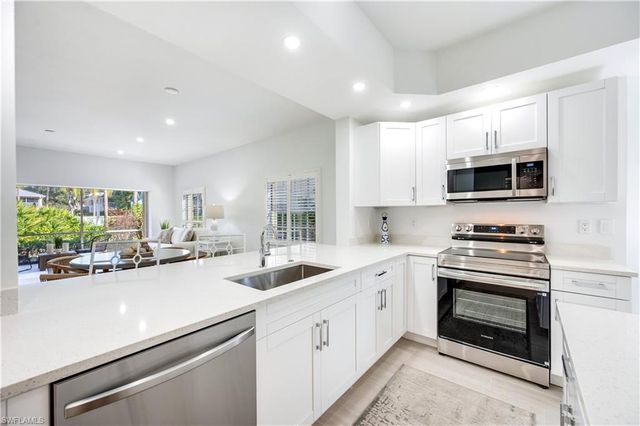 2806 Aintree LN # H102, Naples, FL 34112