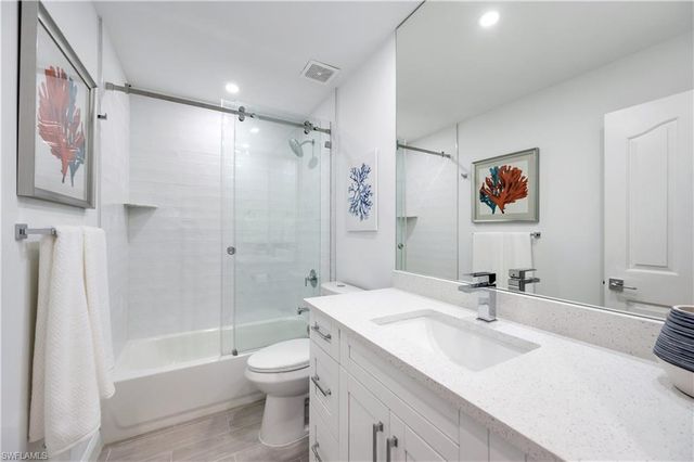 2806 Aintree LN # H102, Naples, FL 34112