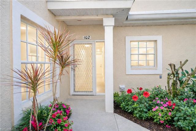 2806 Aintree LN # H102, Naples, FL 34112