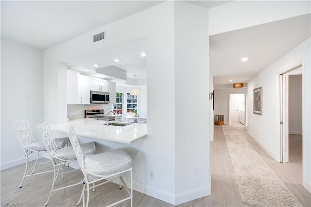 2806 Aintree LN # H102, Naples, FL 34112