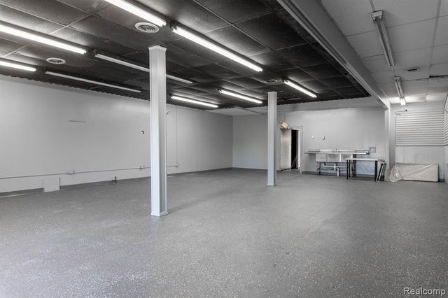 2209 E Davison Street, Detroit, MI 48212