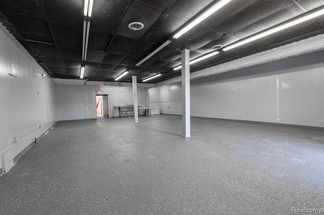 2209 E Davison Street, Detroit, MI 48212