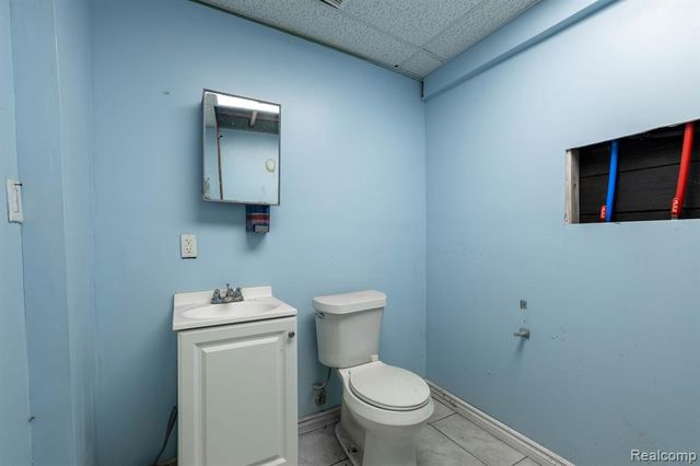 2209 E Davison Street, Detroit, MI 48212