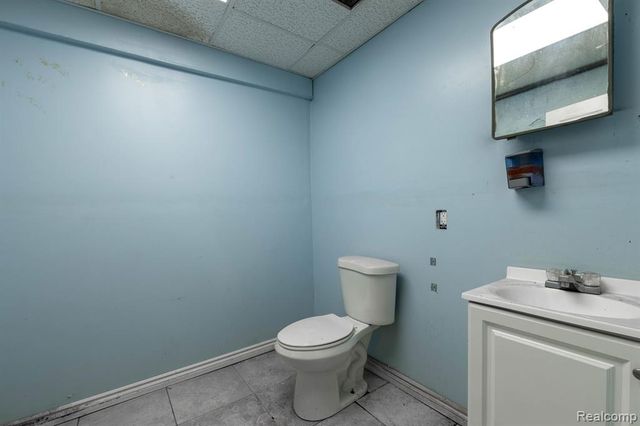 2209 E Davison Street, Detroit, MI 48212