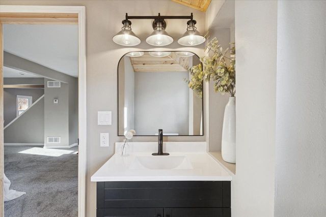 1010 N Main Street, Edgerton, WI 53534