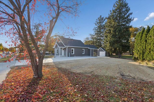 1010 N Main Street, Edgerton, WI 53534