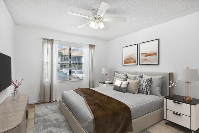 7892 Willow Spring Drive 1517, Lake Worth, FL 33467