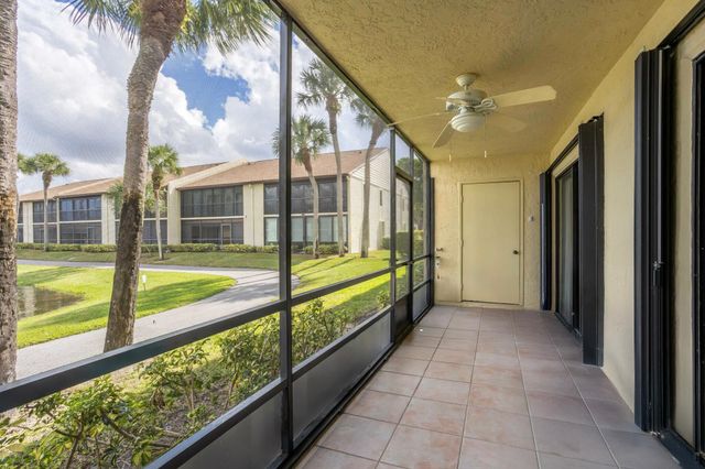 7892 Willow Spring Drive 1517, Lake Worth, FL 33467