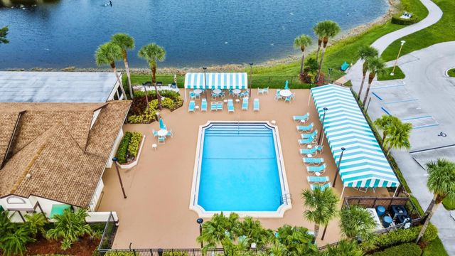 7892 Willow Spring Drive 1517, Lake Worth, FL 33467