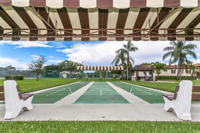 7892 Willow Spring Drive 1517, Lake Worth, FL 33467