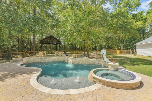 4046 Highland Pass, Montgomery, TX 77316