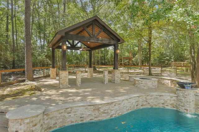 4046 Highland Pass, Montgomery, TX 77316