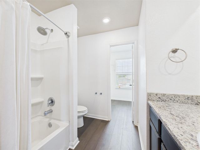 1687 Twin Estates DR, Kyle, TX 78640