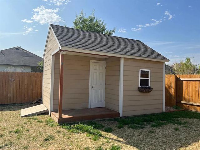 1687 Twin Estates DR, Kyle, TX 78640