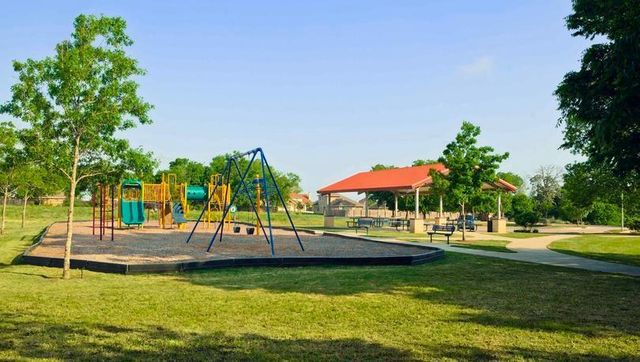 1687 Twin Estates DR, Kyle, TX 78640